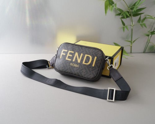 累積売上総額第１位！Fendiフェンディ偽物通販メンズショルダーバック