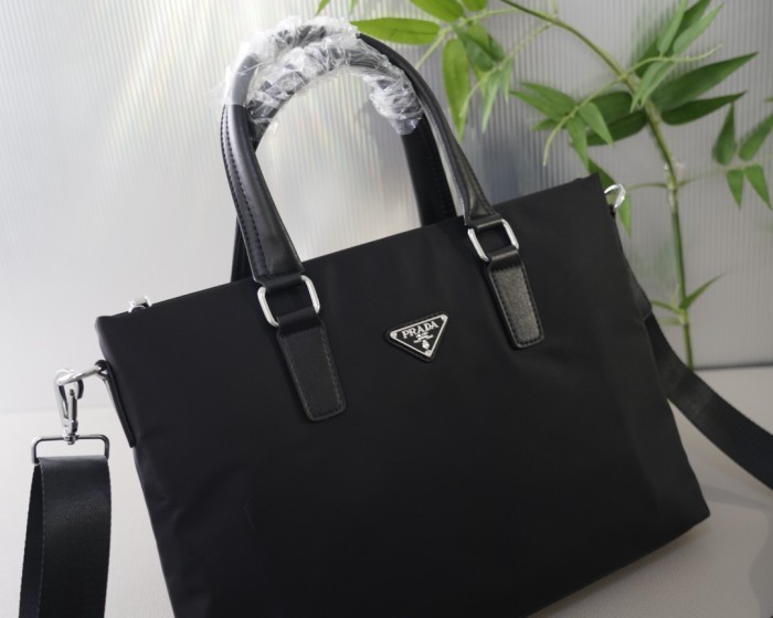 日本未入荷 Pradaプラダ コピー メンズショルダーバック