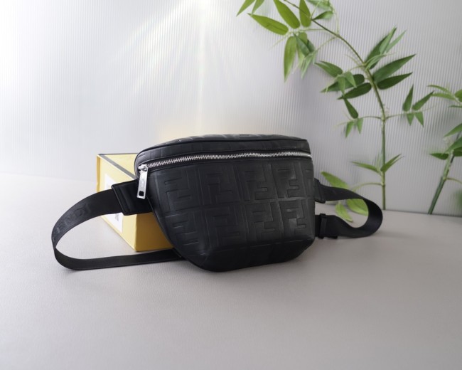 【話題商品！】Fendiフェンディスーパーコピー メンズショルダーバック