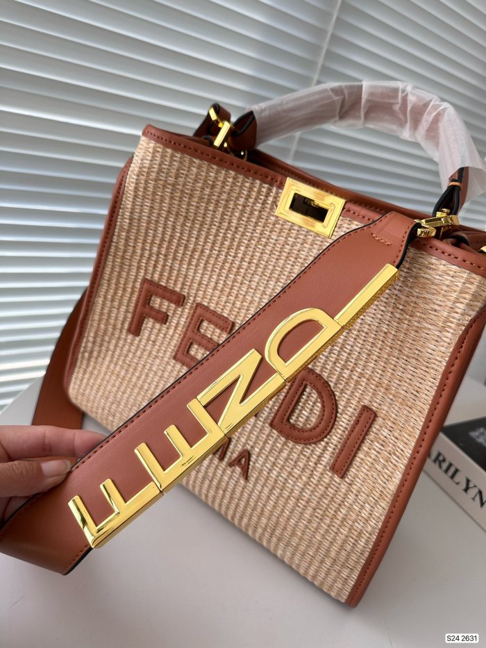 高品質 Fendiフェンディスーパーコピー レディースショルダーバック