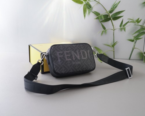 入手困難 Fendiフェンディコピーメンズショルダーバック