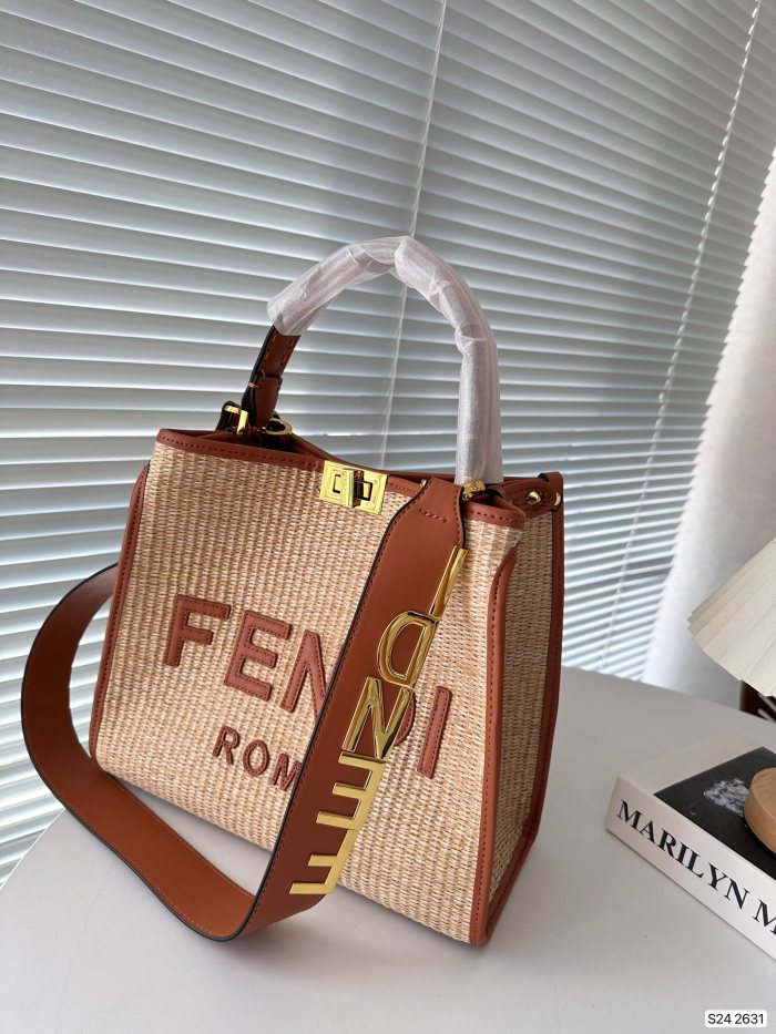 高品質 Fendiフェンディスーパーコピー レディースショルダーバック