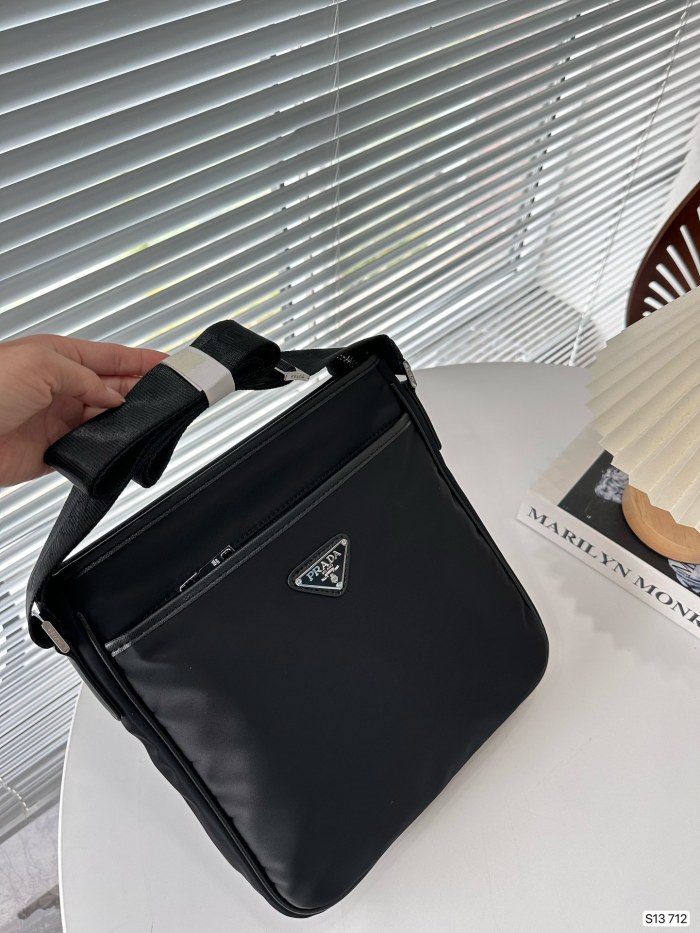超奇跡の入荷☆ Pradaプラダ 激安偽物 レディースショルダーバック