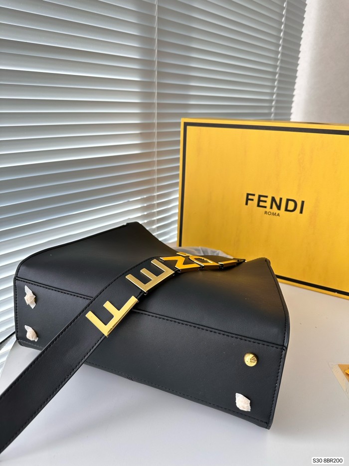 超奇跡の入荷☆ Fendiフェンディスーパーコピーレディースショルダーバック