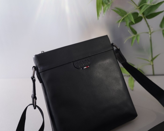 新作 Pradaプラダ 激安通販 メンズショルダーバック