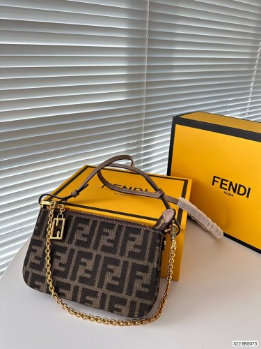 使い勝手良し Fendiフェンディn級品レディースショルダーバック