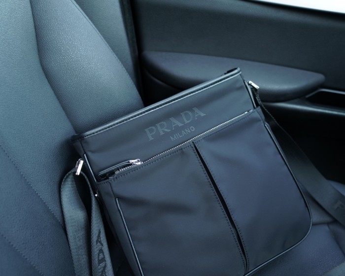 【話題商品！】 Pradaプラダ 激安通販 ショルダーバック