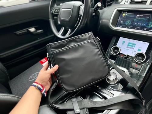 累積売上総額第１位！Pradaプラダ n級品 メンズショルダーバック