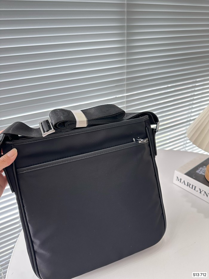 超奇跡の入荷☆ Pradaプラダ 激安偽物 レディースショルダーバック