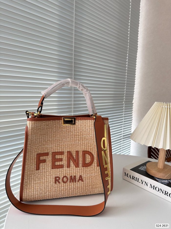 高品質 Fendiフェンディスーパーコピー レディースショルダーバック