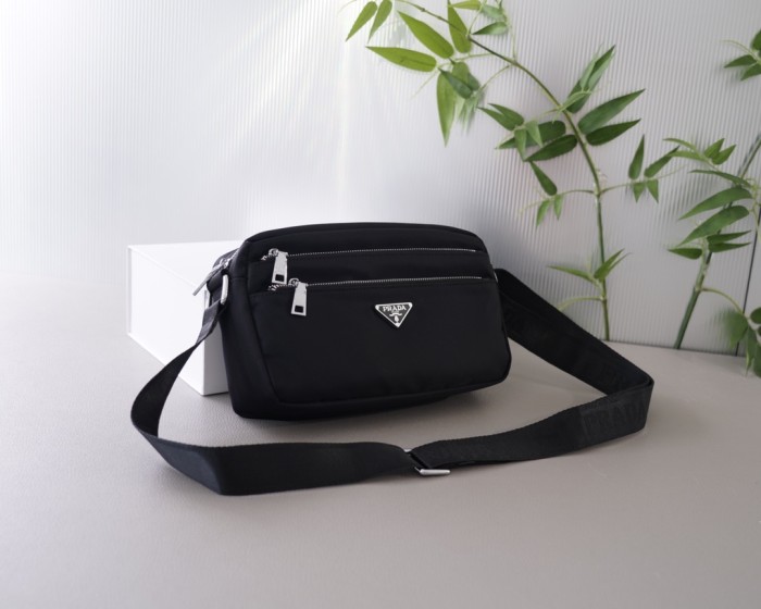 超話題! Pradaプラダ n級品 メンズショルダーバック