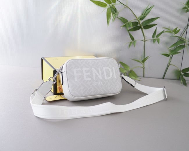 一目惚れ♪ Fendiフェンディ激安通販 メンズショルダーバック