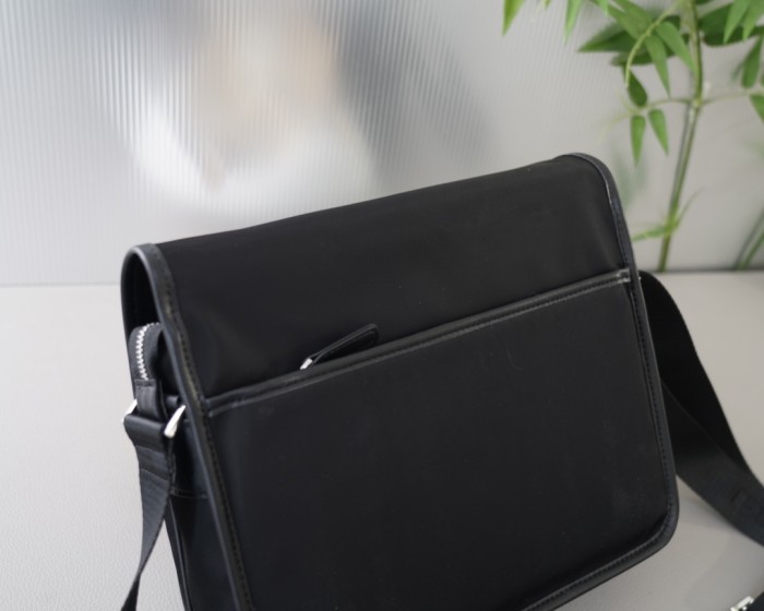 【話題商品！】Pradaプラダ コピー メンズショルダーバック