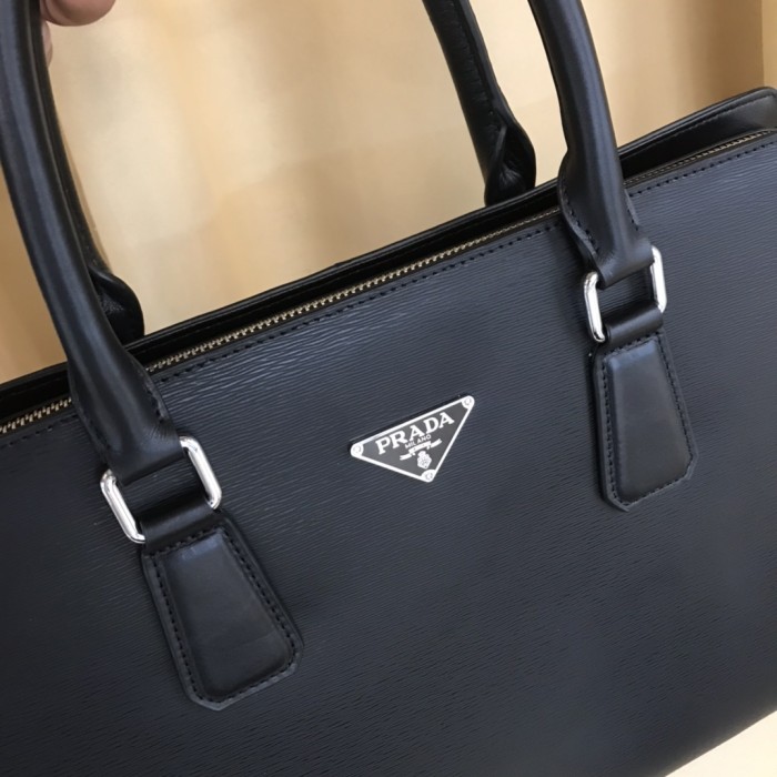 入手困難 Pradaプラダ スーパーコピー メンズハンドバック