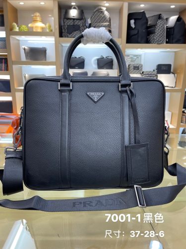 ★超人気 Pradaプラダ コピーおすすめ メンズハンドバック