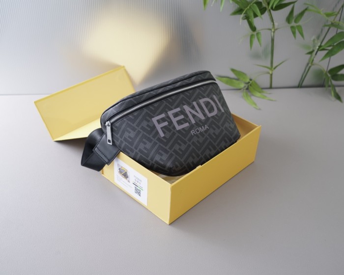 日本未入荷 Fendiフェンディ コピー メンズショルダーバック