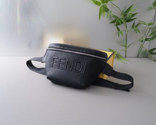 超奇跡の入荷☆ Fendiフェンディコピーおすすめ メンズショルダーバック