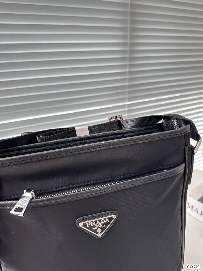 超奇跡の入荷☆ Pradaプラダ 激安偽物 レディースショルダーバック