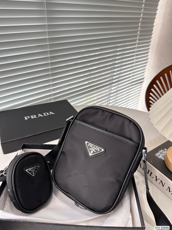 日本未入荷 Pradaプラダ コピー レディースショルダーバック