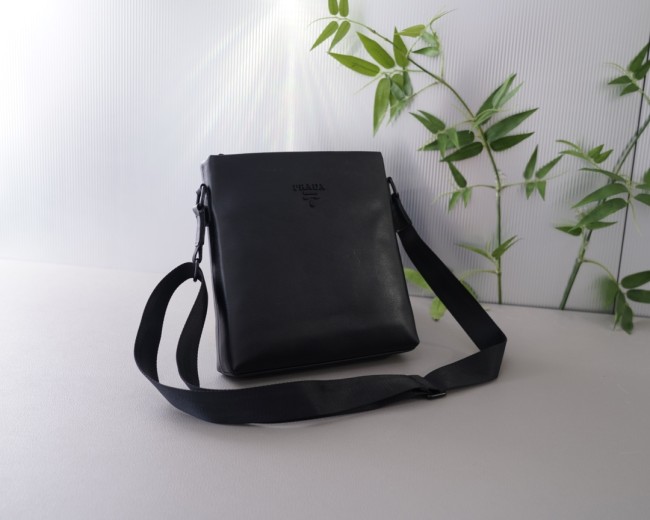 【話題商品！】Pradaプラダ コピーおすすめ メンズショルダーバック
