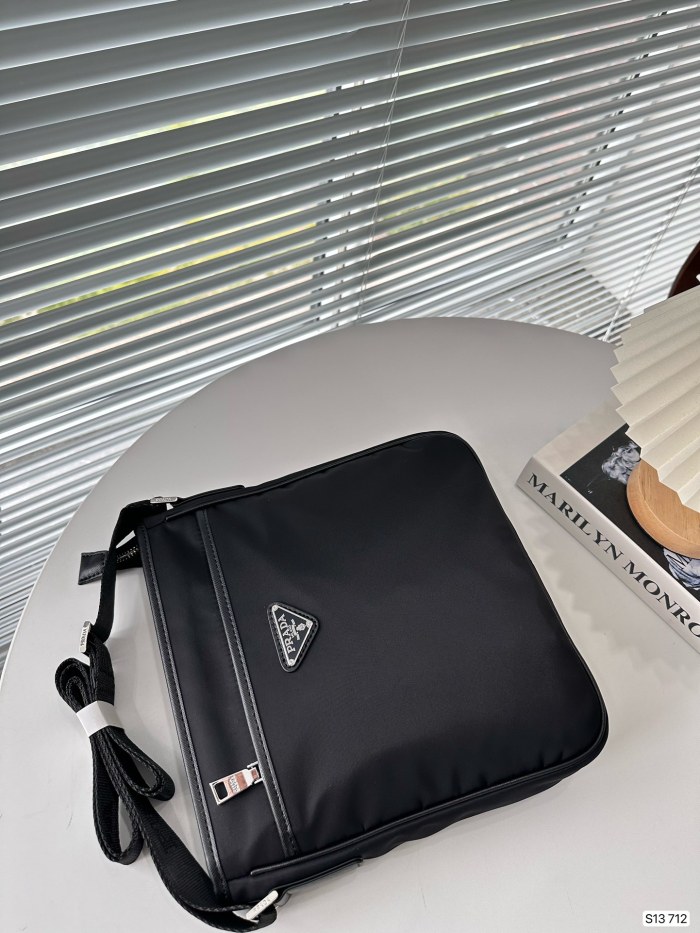 超奇跡の入荷☆ Pradaプラダ 激安偽物 レディースショルダーバック