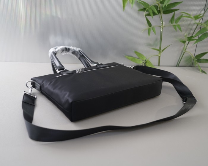 日本未入荷 Pradaプラダ コピー メンズショルダーバック