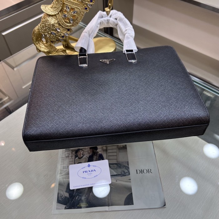 入手困難 Pradaプラダ スーパーコピー メンズハンドバック