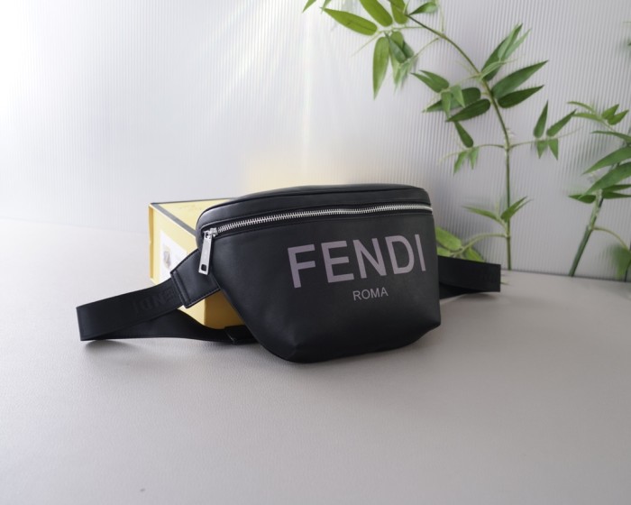 追跡付 Fendiフェンディn級品 メンズショルダーバック