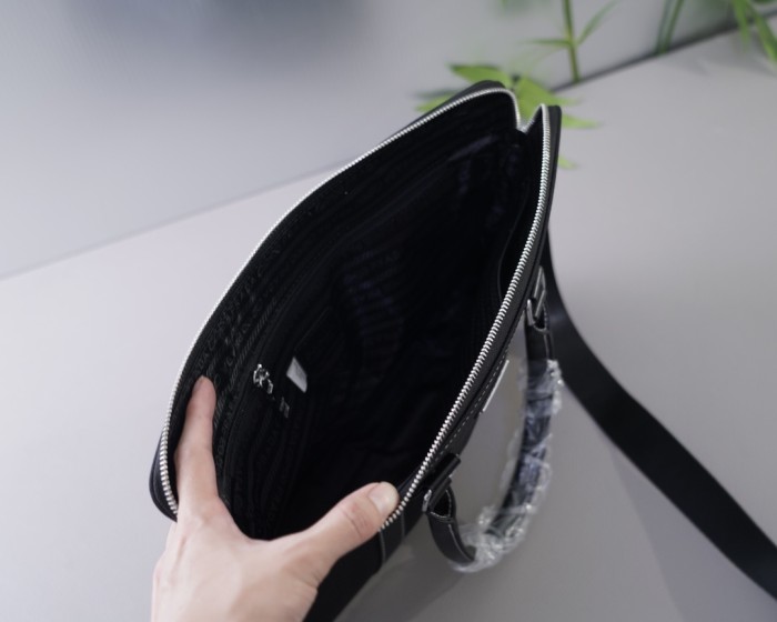 【話題商品！】Pradaプラダ スーパーコピー メンズショルダーバック