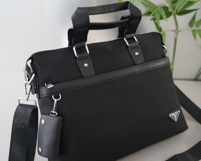日本未入荷 Pradaプラダ 激安通販メンズショルダーバック