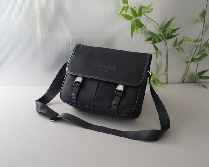 【話題商品！】Pradaプラダ コピー メンズショルダーバック