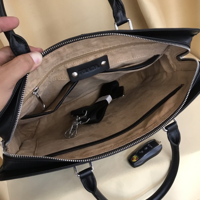 入手困難 Pradaプラダ スーパーコピー メンズハンドバック