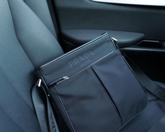 【話題商品！】 Pradaプラダ 激安通販 ショルダーバック