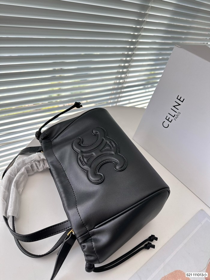 累積売上総額第１位！Celineセリーヌ 激安偽物 レディースショルダーバック