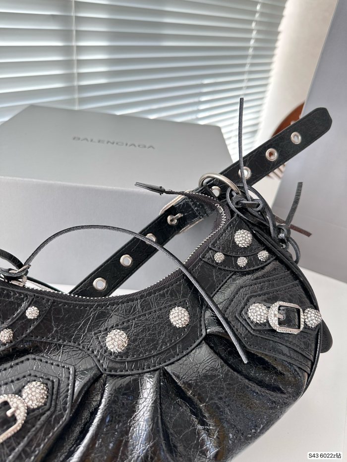 超話題! Balenciagaバレンシアガn級品 レディースショルダーバック