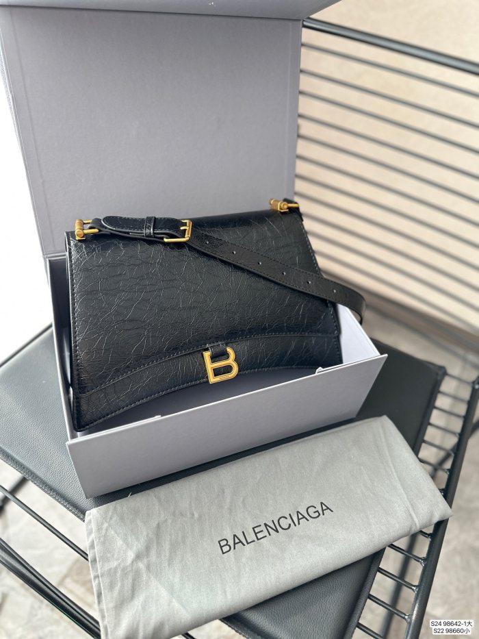 入手困難 Balenciagaバレンシアガコピーおすすめ レディースショルダーバック