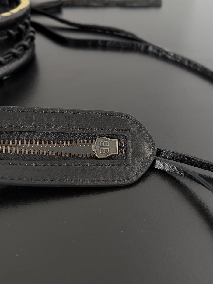 日本未入荷 Balenciagaバレンシアガn級品 レディースショルダーバック