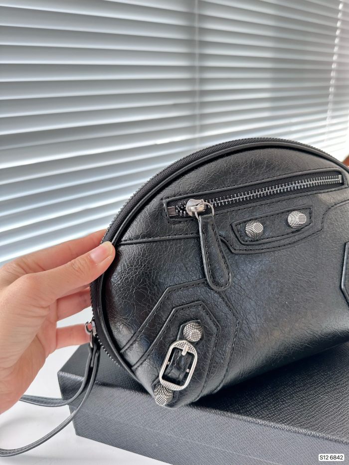 入手困難 Balenciagaバレンシアガ激安偽物 レディースショルダーバック