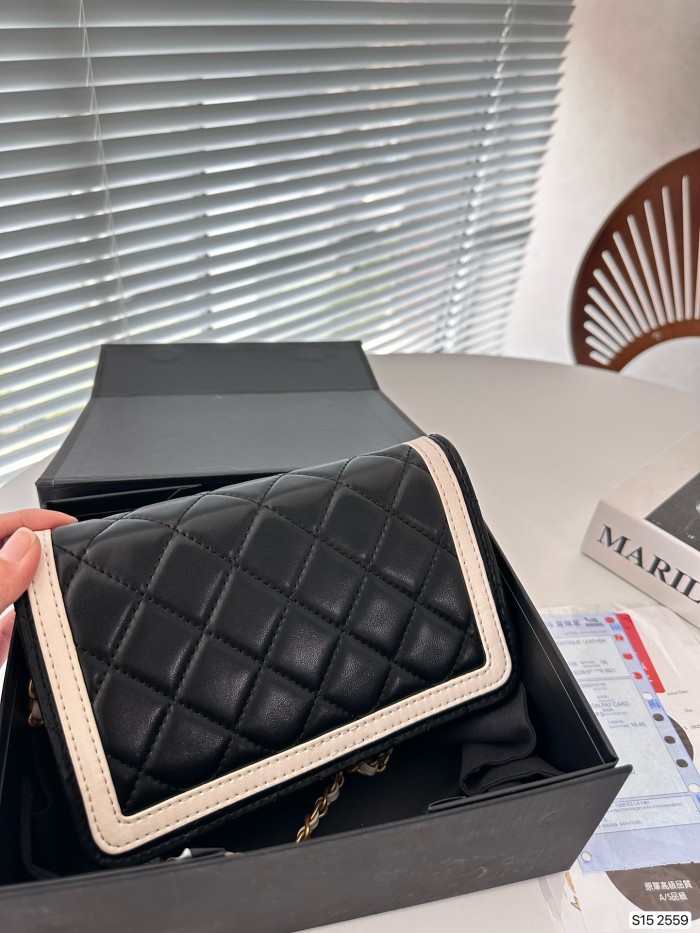 日本未入荷 Chanelシャネル 激安通販ショルダーバック