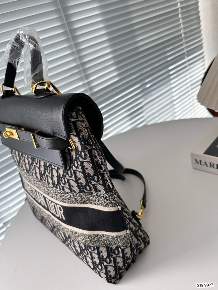 新作 Diorディオール コピーおすすめ レディース リュックバック