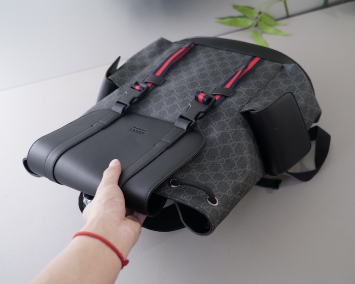 日本未入荷 Gucciグッチ スーパーコピー メンズリュックバック
