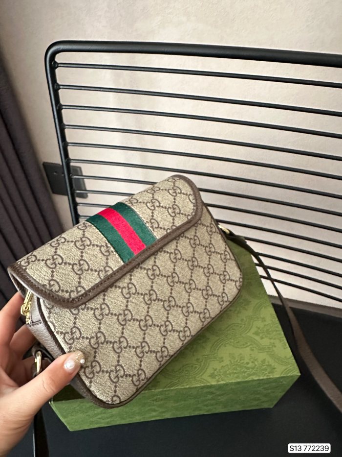 新作 Gucciグッチ コピーおすすめ レディース ショルダーバック