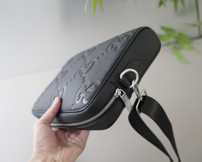 大人気 Gucciグッチ 激安偽物 メンズショルダーバック