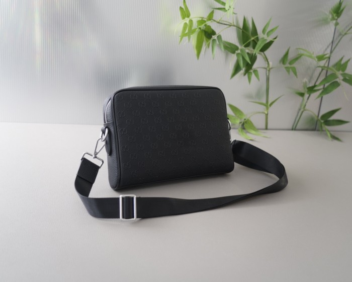 日本未入荷 Gucciグッチ 激安通販 メンズショルダーバック