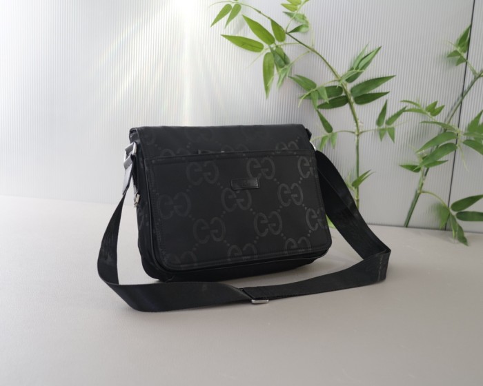 超奇跡の入荷☆ Gucciグッチコピーおすすめ メンズショルダーバック