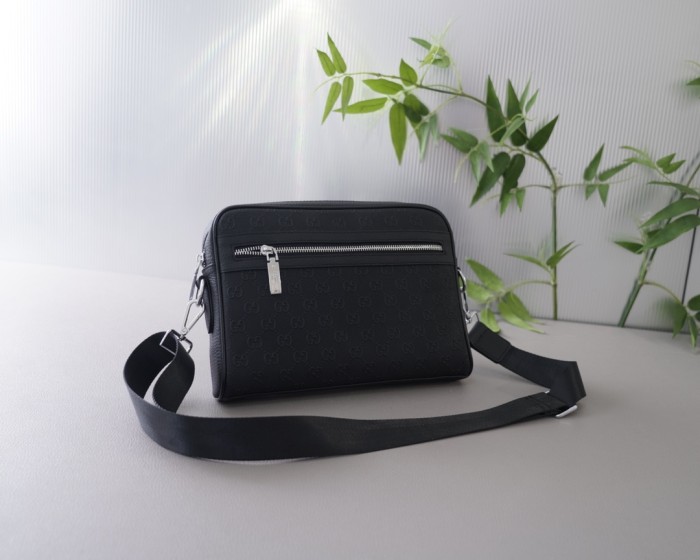 日本未入荷 Gucciグッチ 激安通販 メンズショルダーバック