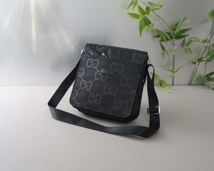 使い勝手良し Gucciグッチ 偽物通販 メンズショルダーバック