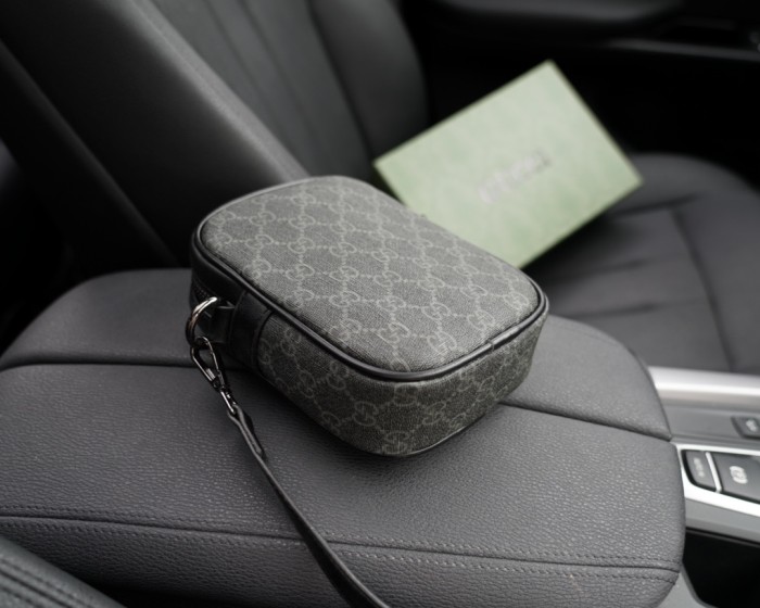 高品質 Gucciグッチ 偽物通販 メンズショルダーバック