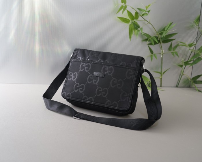 超奇跡の入荷☆ Gucciグッチコピーおすすめ メンズショルダーバック