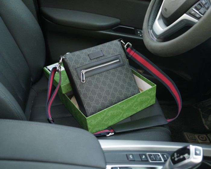 追跡付 Gucciグッチ 偽物通販 メンズショルダーバック
